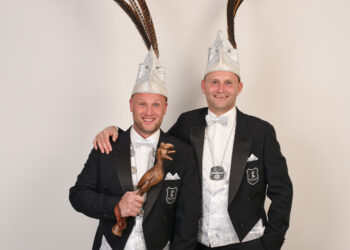 Prins Thijs d’n Uurste en adjudant Jeroen heersers van het Peeltuuterrijk 2025-2026